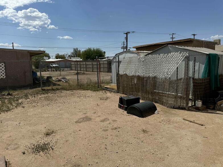 Building Photo - 5709 E 26th St
