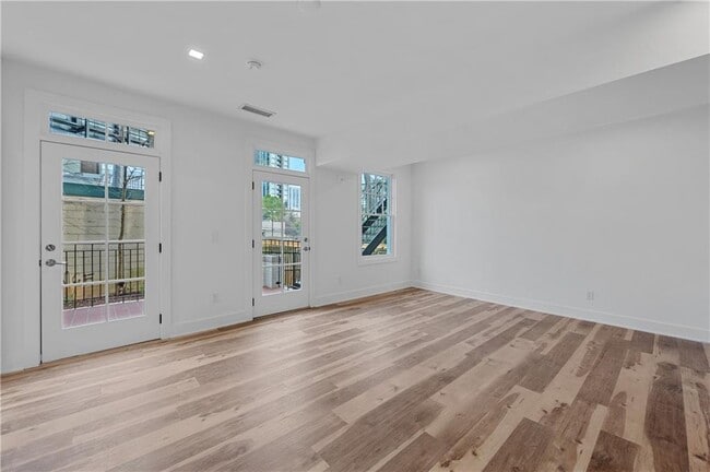 Building Photo - 2909 Peachtree Rd NE