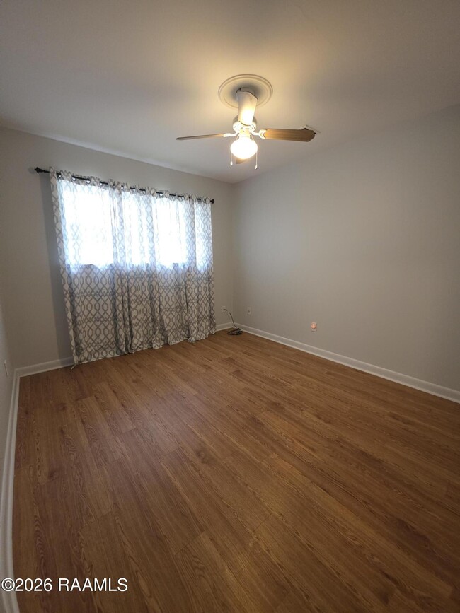 Building Photo - 203 Elmwood Dr