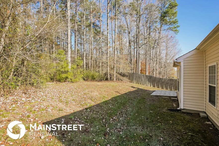 Building Photo - 5113 Chasteal Trail