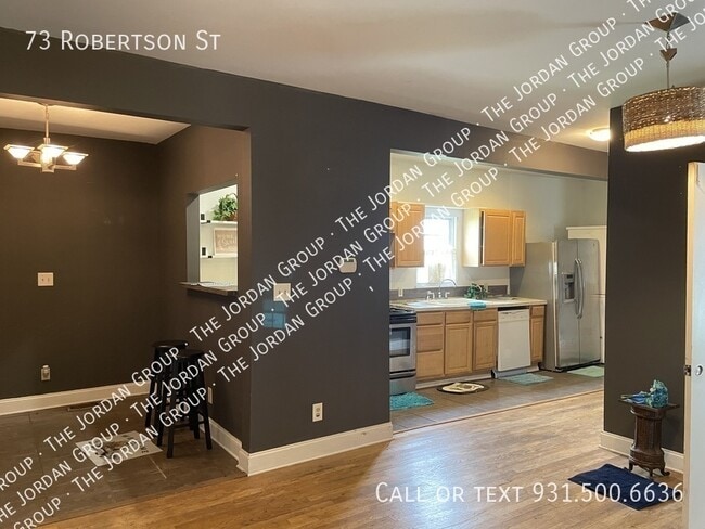 Building Photo - 73 Robertson St
