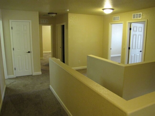 Building Photo - 5BR/2.5BA/3CG, 2808 sq.ft. home in Reflections at Valiente subdivision, Sierra Vista, AZ