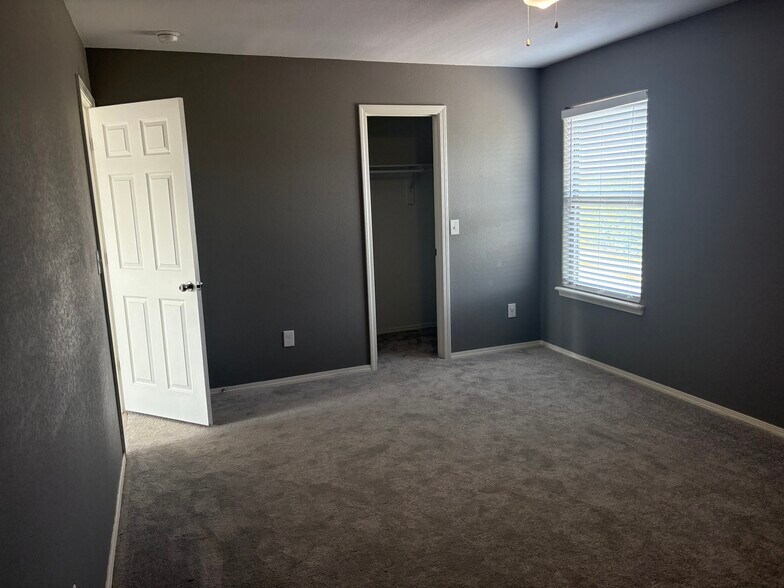 Upstairs bedroom 3 - 4208 SW Fieldstone Blvd