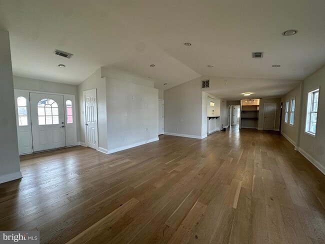 Building Photo - 120 Lebbie Ln