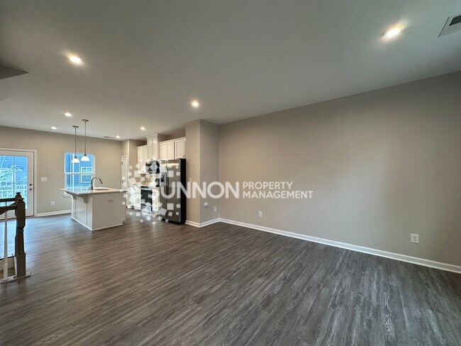 Building Photo - 3 Bedroom Townhome in Mountain Island