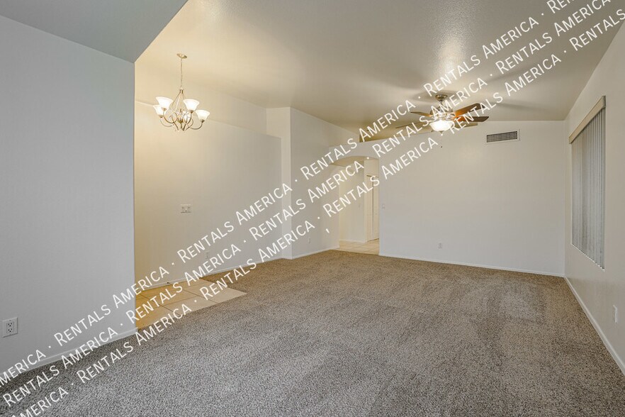 Building Photo - 7158 E Juanita Ave