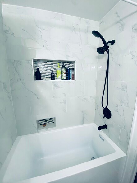 Building Photo - 4938 Alder Dr