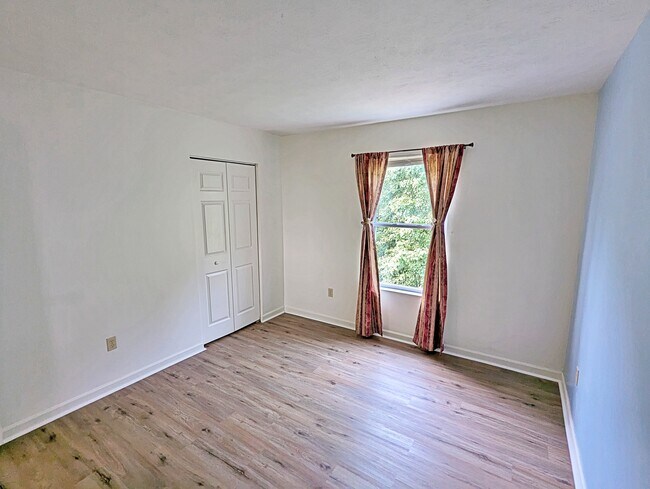 Bedroom 2 - 610 Fieldstone Dr