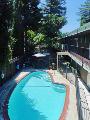 Building Photo - 2220 Park Ave