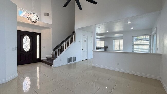 Building Photo - 13632 Cabrillo Ct