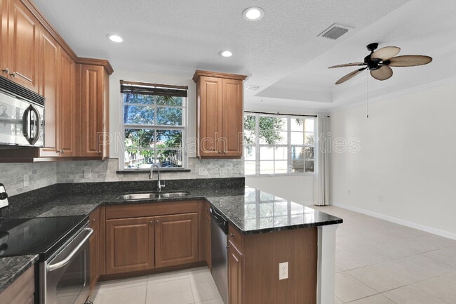 Building Photo - 2441 San Pietro Cir