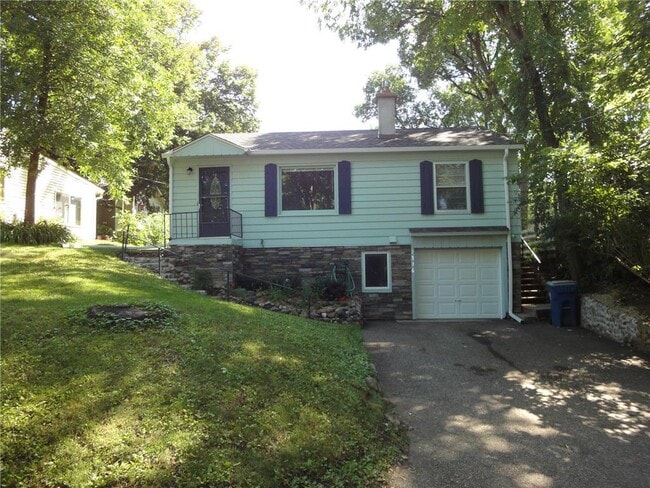 Primary Photo - 2336 Ives Ln N