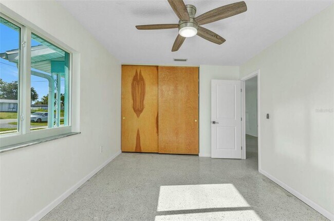 Building Photo - 1611 Sheehan Blvd