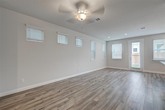 Building Photo - 4103 Split Ivy Dr