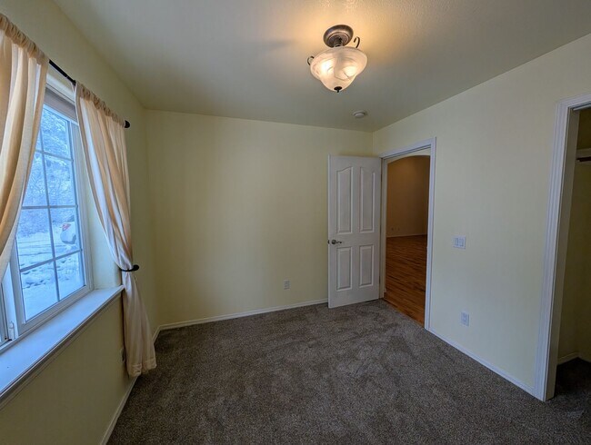 Building Photo - 224 Capitan Cir