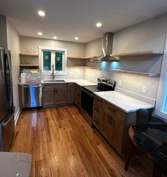 Building Photo - 209 Azalea Dr