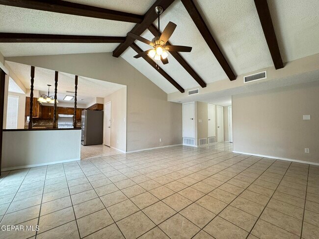 Building Photo - 701 Espolon Dr