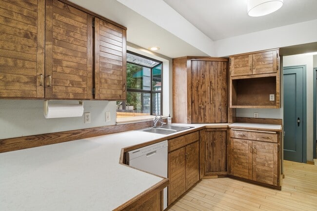 Building Photo - 8131 Veterans Dr SW