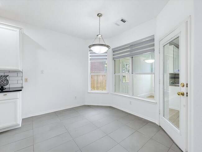 Building Photo - 1114 Jasons Bend Dr