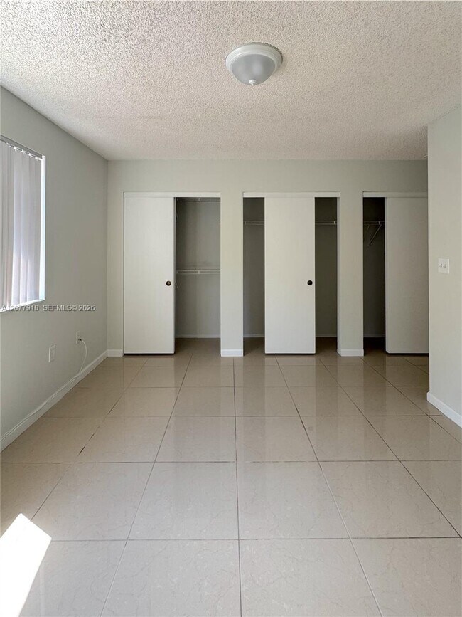 Building Photo - 3280 Coral Lake Ln