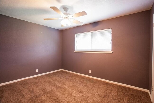Building Photo - 309 Juniper Dr