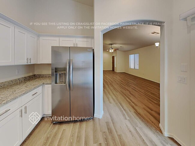 Building Photo - 42148 W Cheyenne Dr