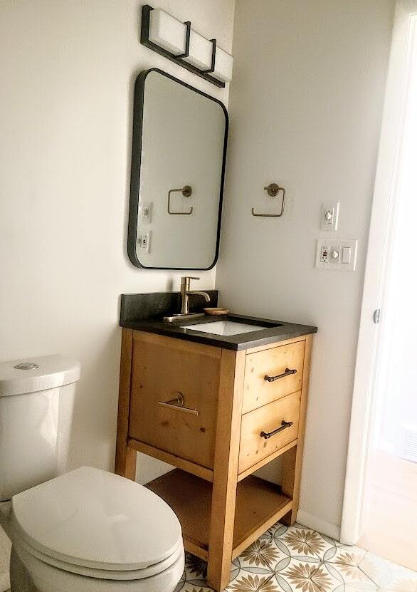 Building Photo - 2011 Woodburn St