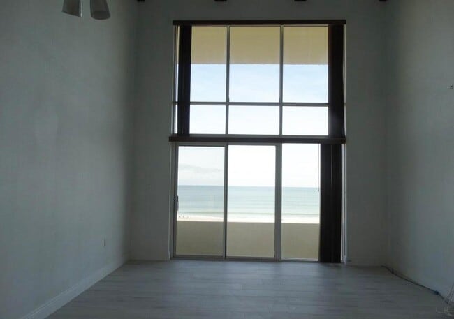 Building Photo - 5050 Ocean Beach Blvd