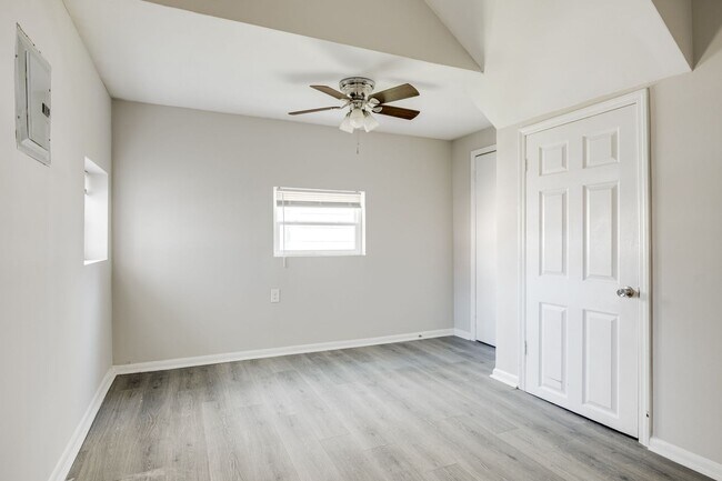 Building Photo - 2902 Barton Ave