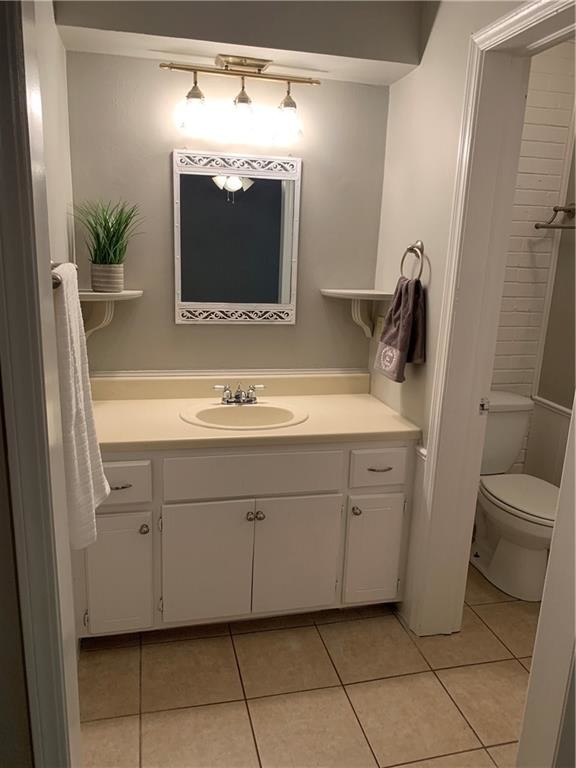 Building Photo - 1713 E Lindsey St