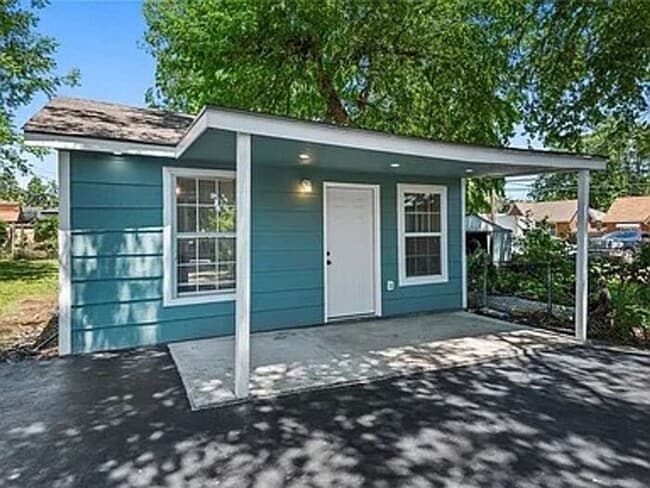 Primary Photo - Beautifully Remodeled Home in the Upland A...