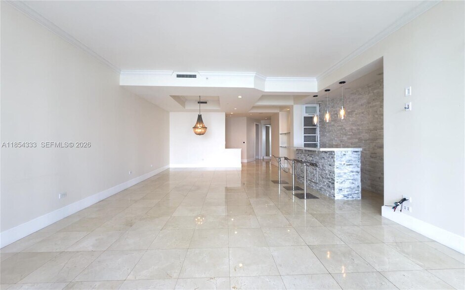 Building Photo - 848 Brickell Key Dr