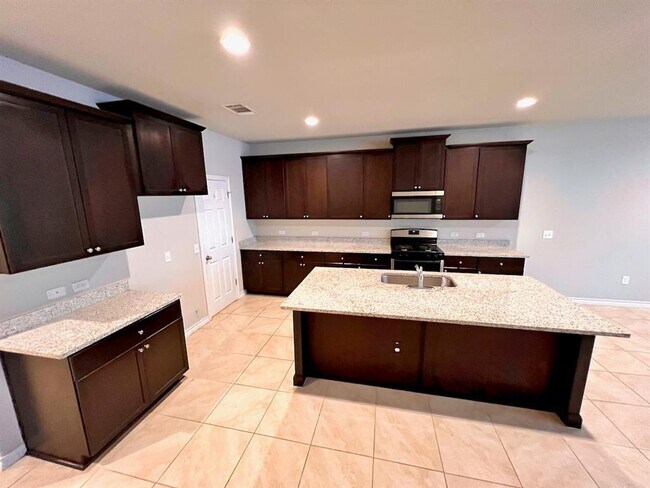 Building Photo - 5717 Lehman Way