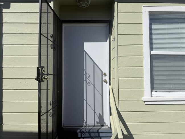 Building Photo - 9008 A St