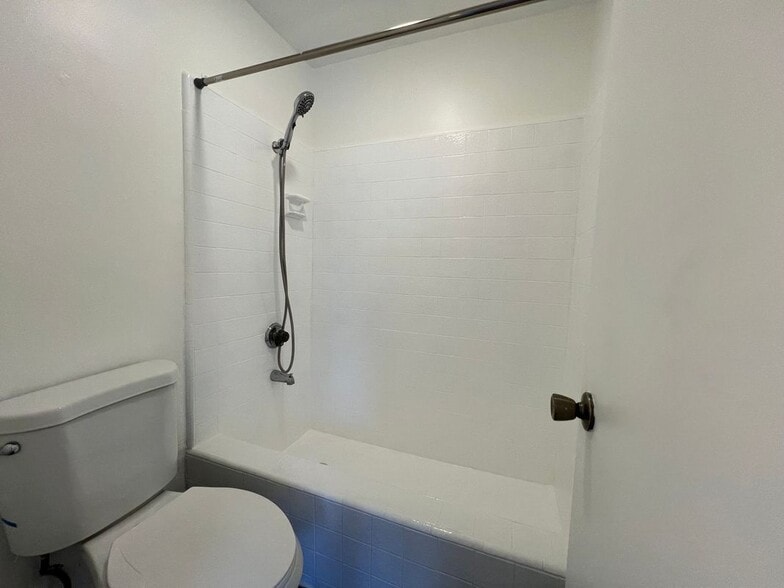 Building Photo - 2208 Grant Ave