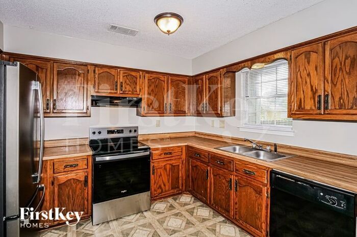Building Photo - 6045 Holly Heights Cove