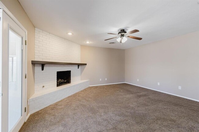 Building Photo - Cute, Clean Brick Home