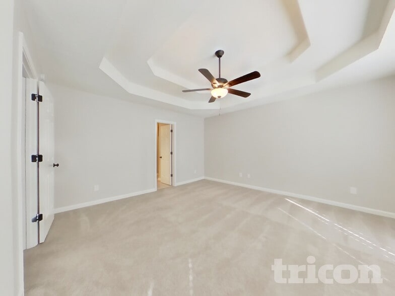 Building Photo - 214 Amber Trce