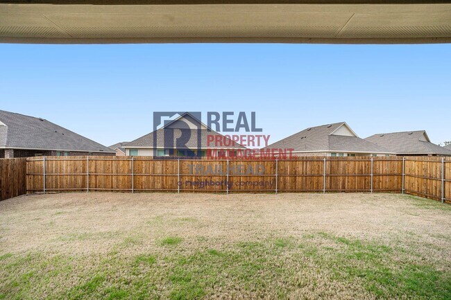 Building Photo - Charming 3-Bedroom Home in Desirable Neighborhood!