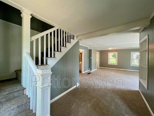 Building Photo - 15 Woodbine Rd