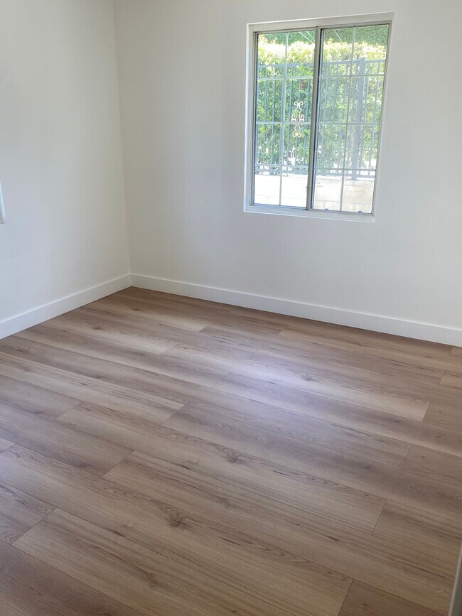 Bedroom 1 - 1437 Plumas St