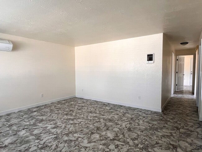 Building Photo - OWN937