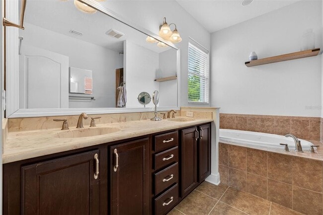 Building Photo - 3204 W Marlin Ave