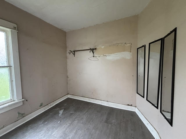 Building Photo - 1821 W Sample St