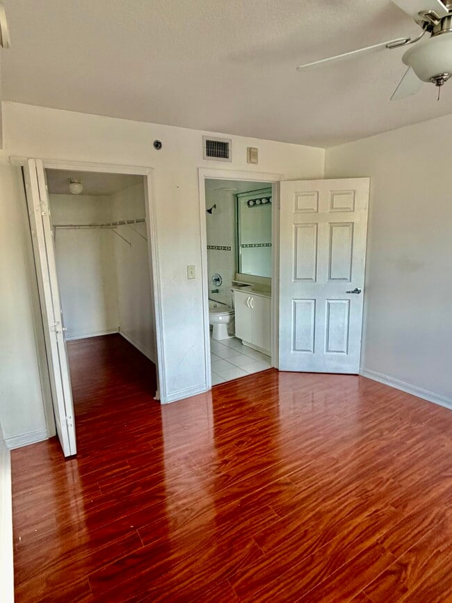 Building Photo - 2475 NW 16th St Rd