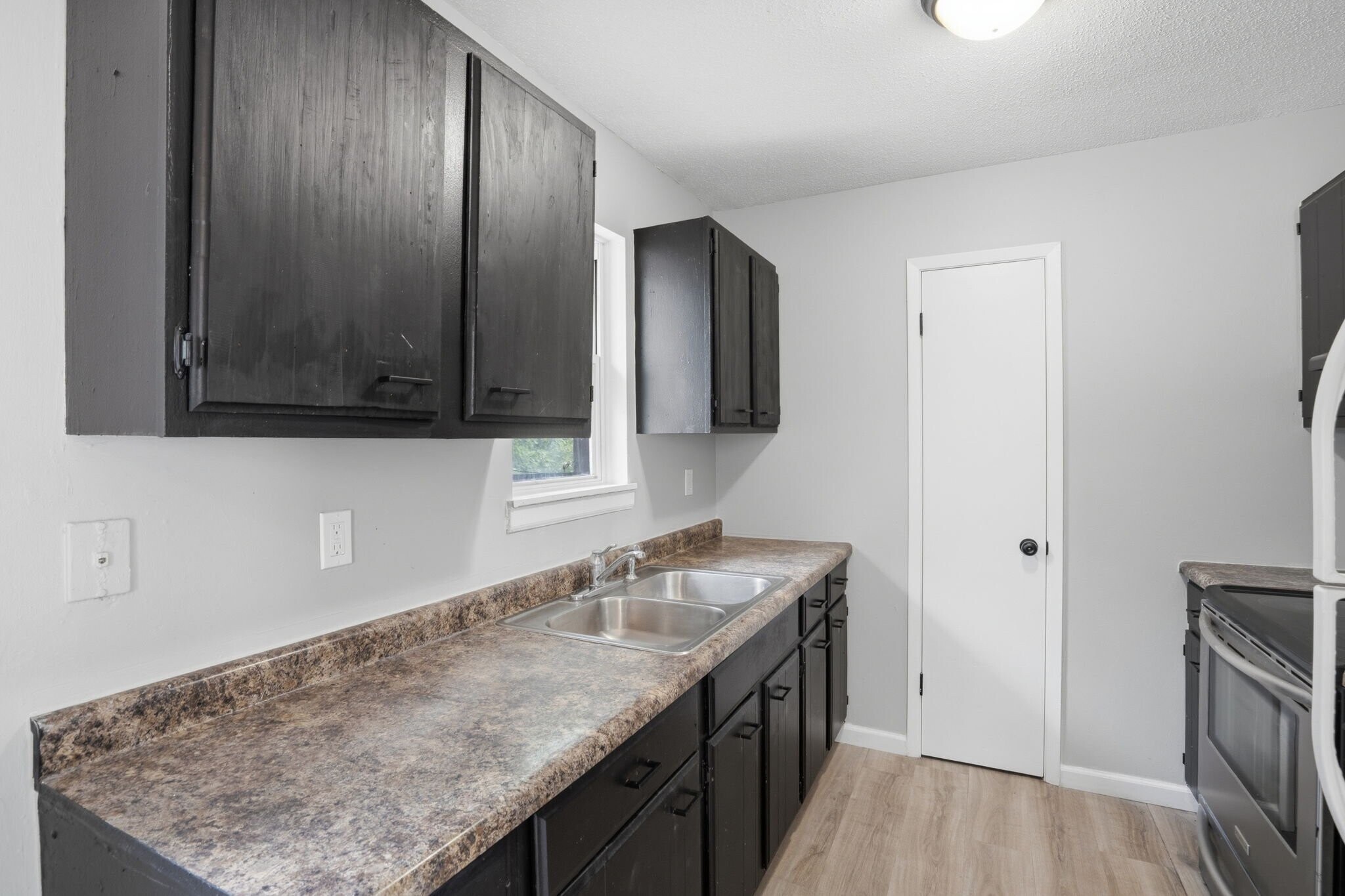 Building Photo - 2603 W 55th St