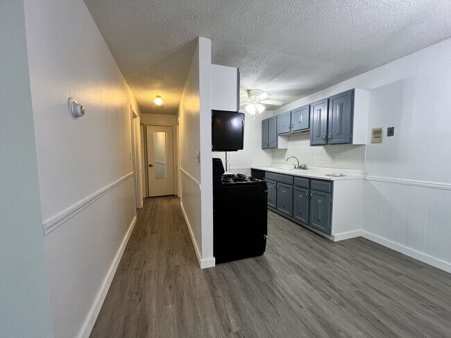 Building Photo - 255 Elmwood Ave