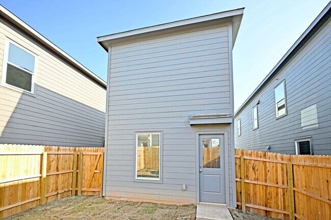 Building Photo - 6739 Pumice Pl