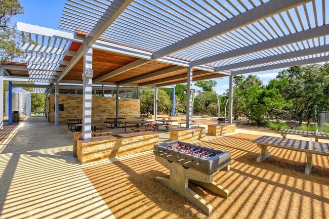Building Photo - 2424 Pecan Island Dr