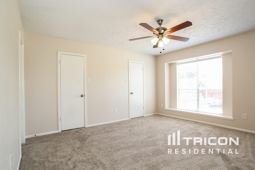 Building Photo - 3738 Xenophon Dr